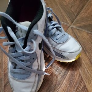 Boys size 5 Nike